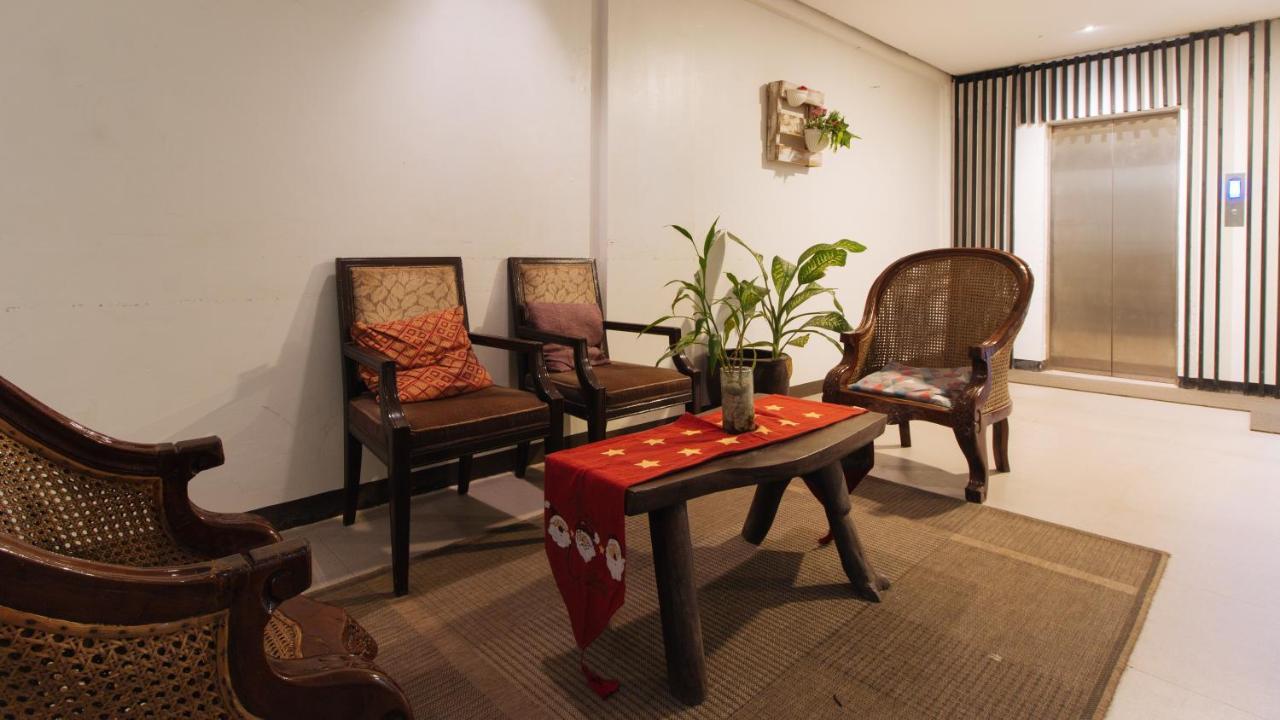 Reddoorz Plus @ Melsol Metro Vigan Bagian luar foto