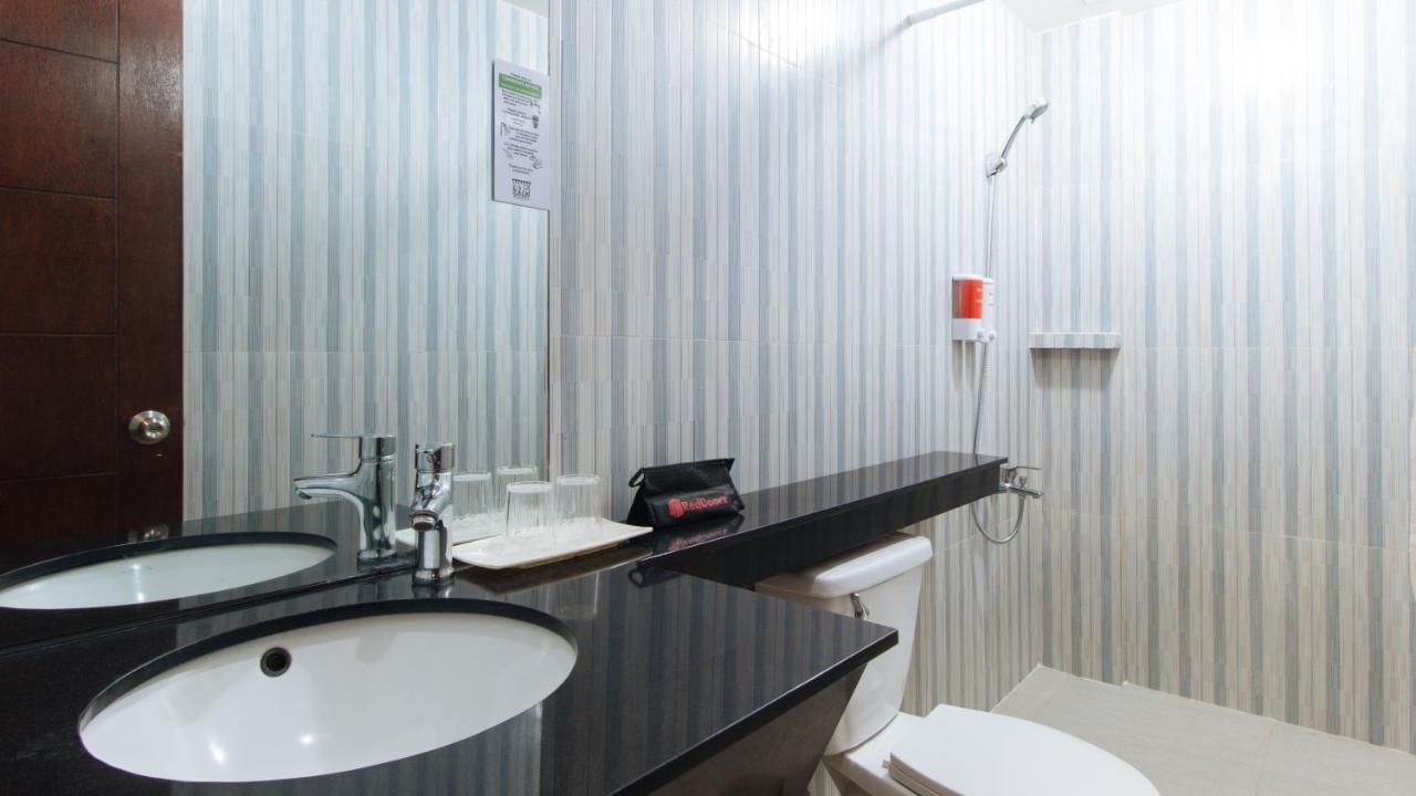 Reddoorz Plus @ Melsol Metro Vigan Bagian luar foto
