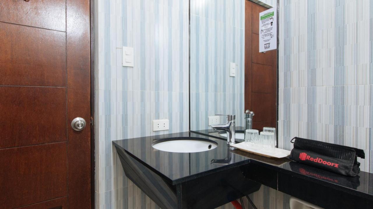 Reddoorz Plus @ Melsol Metro Vigan Bagian luar foto