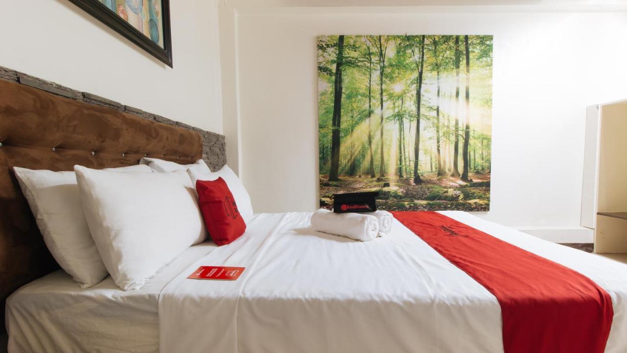 Reddoorz Plus @ Melsol Metro Vigan Bagian luar foto