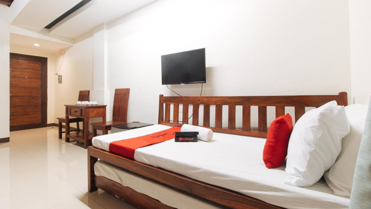 Reddoorz Plus @ Melsol Metro Vigan Bagian luar foto
