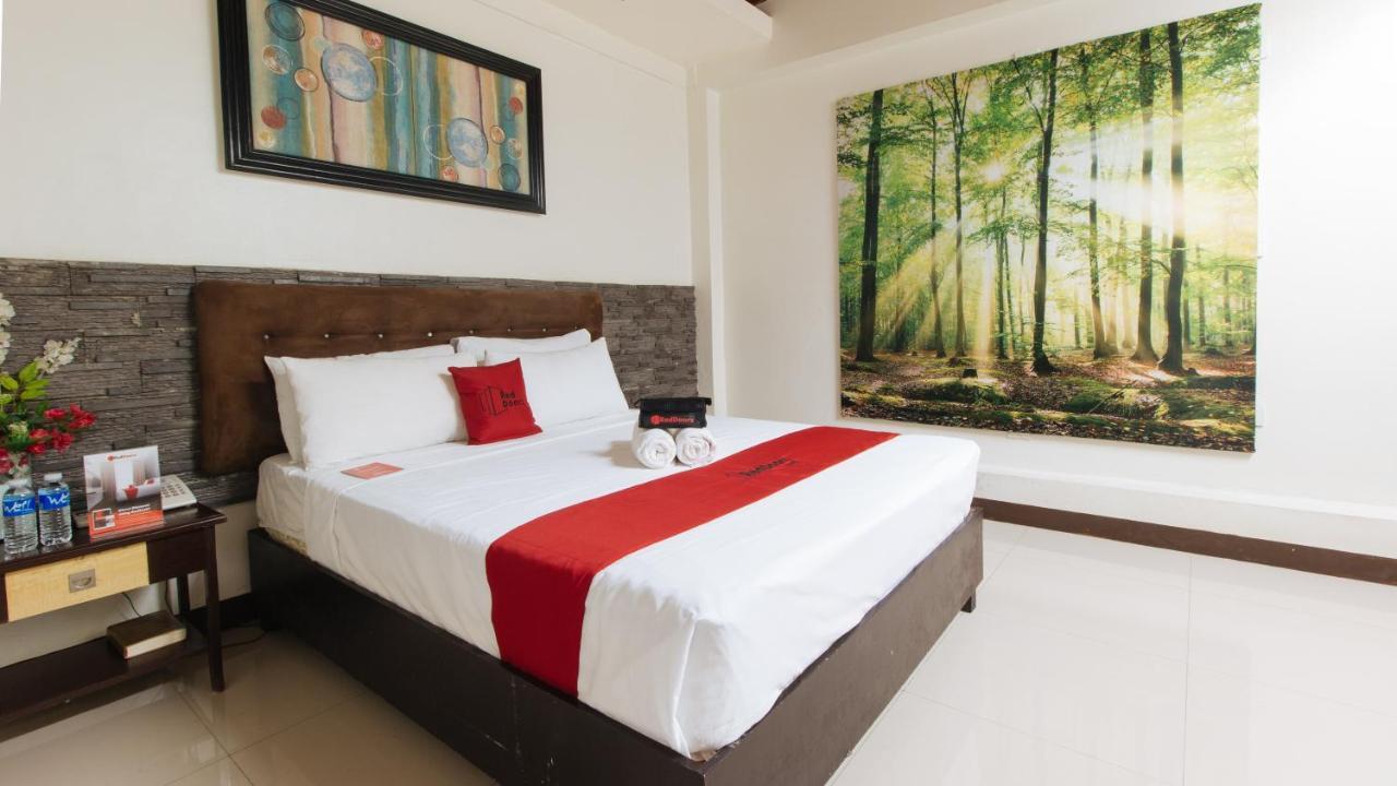 Reddoorz Plus @ Melsol Metro Vigan Bagian luar foto